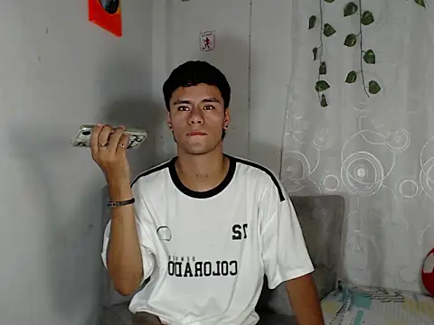 connor michael01 online show from 11/29/25, 08:45