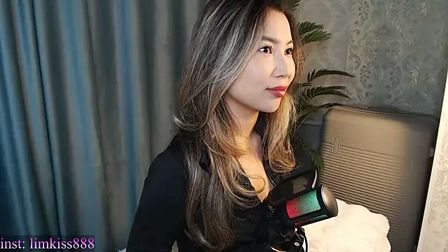 limkiss online show from 12/16/25, 02:00