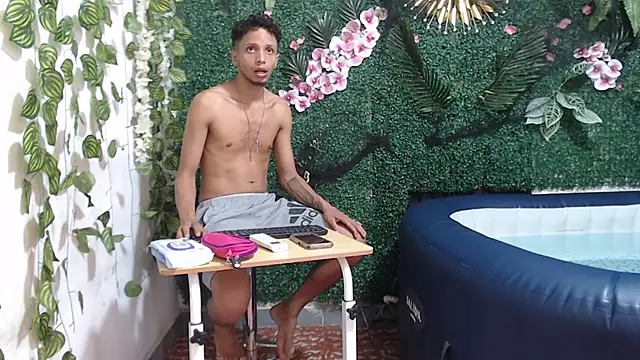 Snapshot of DamianandEva chatting on 11/15/25, 12:23 DamianandEva online show from 11/15/25, 12:23