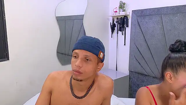 Snapshot of DamianandEva chatting on 03/03/26, 01:06 DamianandEva online show from 03/03/26, 01:06