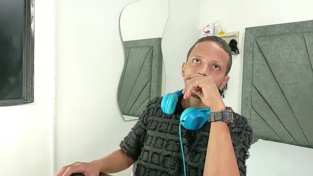 DamianandEva online show from 06/18/26, 12:53