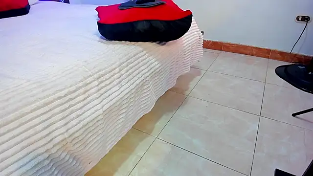 Cataleyaa Rose online show from 12/05/25, 01:36