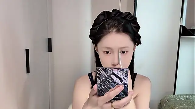 Snapshot of yuyu-33 chatting on 07/24/26, 03:37 yuyu-33 online show from 07/24/26, 03:37