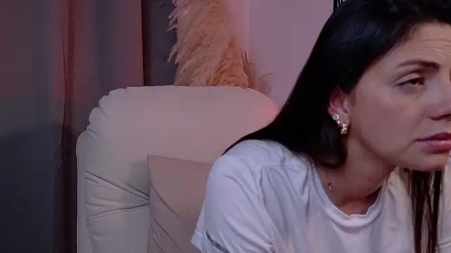 Snapshot of SeleneNova chatting on 03/31/26, 08:53 SeleneNova online show from 03/31/26, 08:53