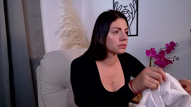 Snapshot of SeleneNova chatting on 04/13/26, 05:51 SeleneNova online show from 04/13/26, 05:51