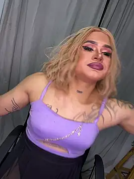 Snapshot of melani_ferraraa_ chatting on 07/06/26, 11:29 melani ferraraa online show from 07/06/26, 11:29