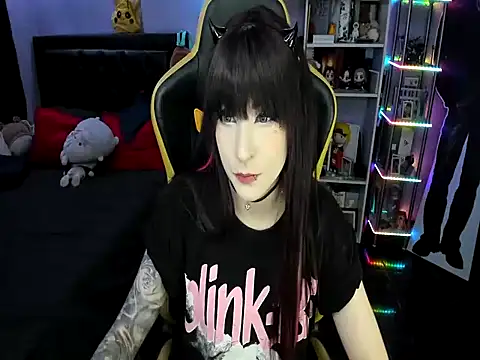 Yummy dark online show from 02/25/26, 04:44