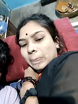 Snapshot of Cute_Arushi chatting on 11/08/25, 05:01 Cute Arushi online show from 11/08/25, 05:01