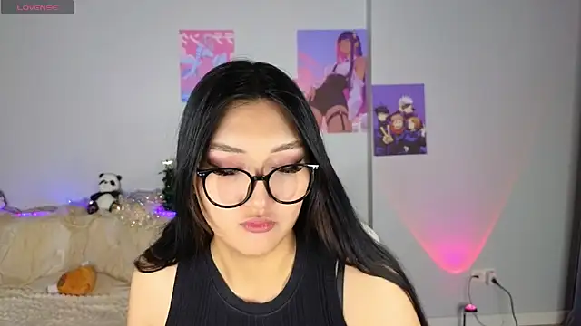 Yunamini online show from 12/18/25, 01:50