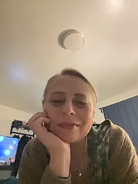 ToriLove777 online show from 12/01/25, 07:57