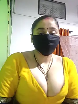 Snapshot of Hot_dolls chatting on 10/30/25, 06:52 Hot dolls online show from 10/30/25, 06:52