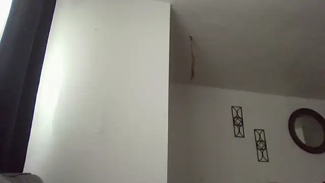 Snapshot of prettylildes chatting on 11/19/25, 03:23 prettylildes online show from 11/19/25, 03:23