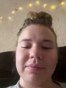 Snapshot of AvaMolls chatting on 10/31/25, 08:26 AvaMolls online show from 10/31/25, 08:26