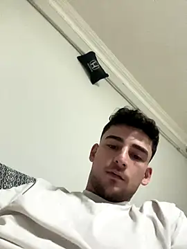 Snapshot of yasinesra757_ chatting on 01/05/26, 10:13 yasinesra757 online show from 01/05/26, 10:13