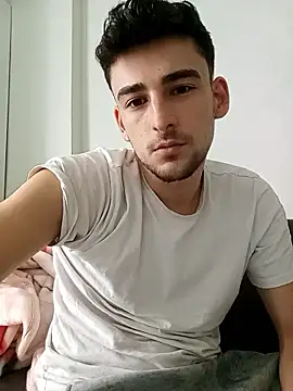 Snapshot of yasinesra757_ chatting on 01/10/26, 09:44 yasinesra757 online show from 01/10/26, 09:44