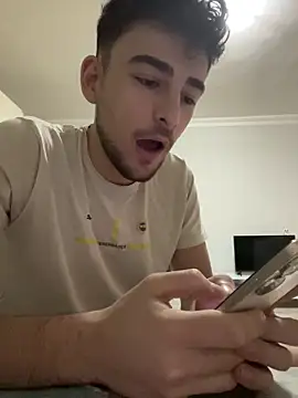 Snapshot of yasinesra757_ chatting on 01/15/26, 05:56 yasinesra757 online show from 01/15/26, 05:56