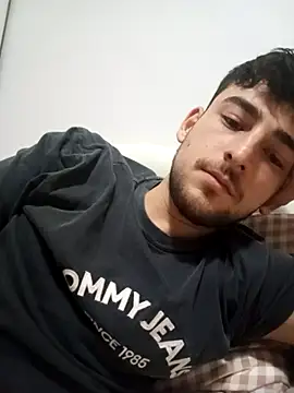 Snapshot of yasinesra757_ chatting on 02/08/26, 02:04 yasinesra757 online show from 02/08/26, 02:04