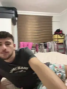 Snapshot of yasinesra757_ chatting on 02/08/26, 11:41 yasinesra757 online show from 02/08/26, 11:41