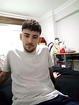 Snapshot of yasinesra757_ chatting on 02/18/26, 02:02 yasinesra757 online show from 02/18/26, 02:02