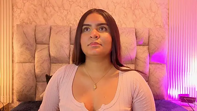 amarahanks1 online show from 11/18/25, 07:29