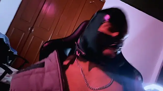 3v1l online show from 11/10/25, 11:42