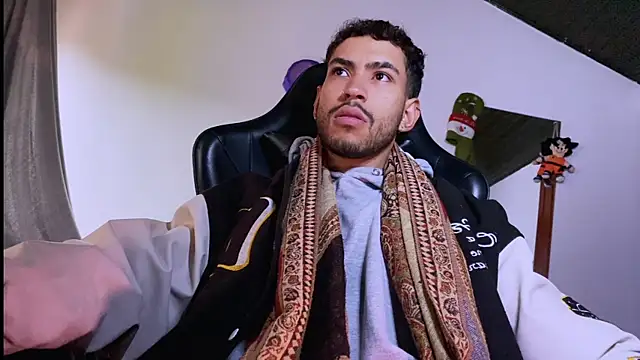 Snapshot of 3v1l chatting on 12/20/25, 07:21 3v1l online show from 12/20/25, 07:21