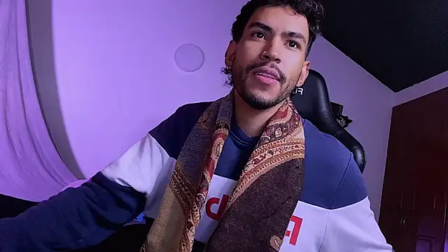 Snapshot of 3v1l chatting on 02/25/26, 10:41 3v1l online show from 02/25/26, 10:41