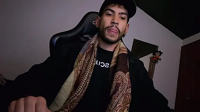 Snapshot of 3v1l chatting on 03/06/26, 05:15 3v1l online show from 03/06/26, 05:15