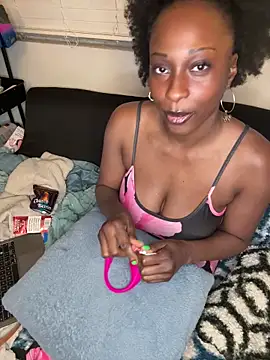 MadameMuse online show from 05/04/26, 03:35