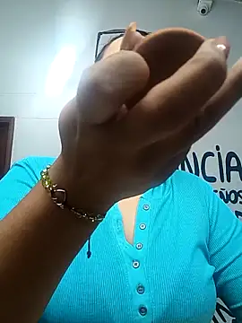 Snapshot of Samaraa_Lee chatting on 11/11/25, 11:32 Samaraa Lee online show from 11/11/25, 11:32