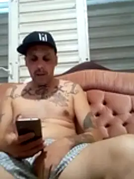 Snapshot of feoGG197 chatting on 11/25/25, 12:49 feoGG197 online show from 11/25/25, 12:49