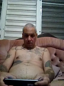 Snapshot of feoGG197 chatting on 12/01/25, 08:52 feoGG197 online show from 12/01/25, 08:52