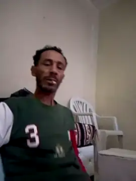 Snapshot of walide100000 chatting on 04/02/26, 12:03 walide100000 online show from 04/02/26, 12:03