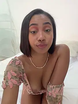 Snapshot of Ania_rose chatting on 03/10/26, 01:16 Ania rose online show from 03/10/26, 01:16