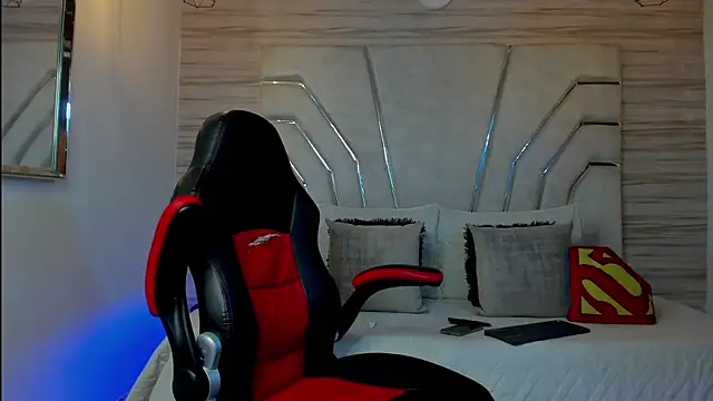 MAXTHOMSON online show from 11/26/25, 11:39