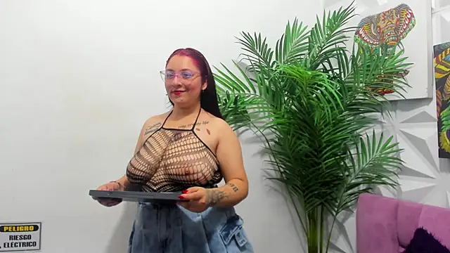 Anggie Miller online show from 12/17/25, 11:16