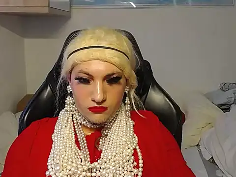 Snapshot of VanesaCrossic chatting on 12/23/25, 09:07 VanesaCrossic online show from 12/23/25, 09:07