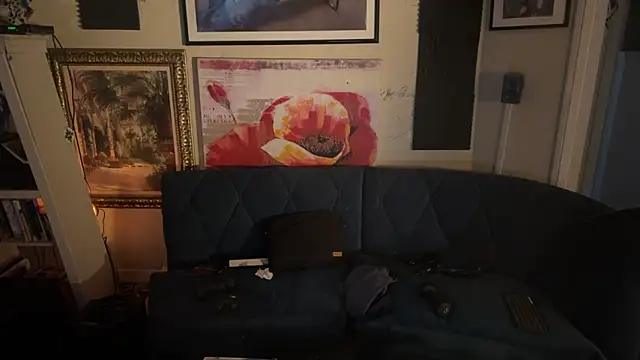 Snapshot of IntimeWild chatting on 12/04/25, 11:46 IntimeWild online show from 12/04/25, 11:46