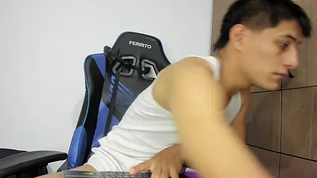 dorman boy online show from 12/05/25, 01:58