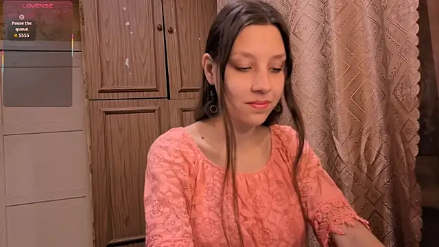 Snapshot of LahomaSassano chatting on 11/16/25, 11:43 LahomaSassano online show from 11/16/25, 11:43