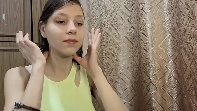 Snapshot of LahomaSassano chatting on 11/27/25, 11:07 LahomaSassano online show from 11/27/25, 11:07