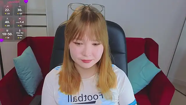 Snapshot of YourTanomi chatting on 11/10/25, 03:22 YourTanomi online show from 11/10/25, 03:22