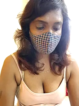 Snapshot of Queen-dhivya chatting on 12/22/25, 03:47 Queen-dhivya online show from 12/22/25, 03:47