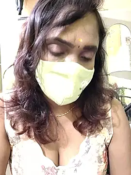 Snapshot of Queen-dhivya chatting on 01/06/26, 01:04 Queen-dhivya online show from 01/06/26, 01:04