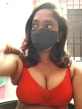 Snapshot of Queen-dhivya chatting on 01/17/26, 05:49 Queen-dhivya online show from 01/17/26, 05:49