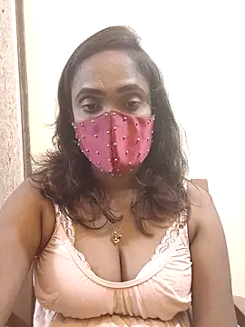 Snapshot of Queen-dhivya chatting on 02/19/26, 01:18 Queen-dhivya online show from 02/19/26, 01:18