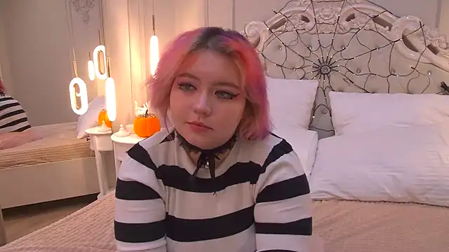 Snapshot of JennyBloom chatting on 11/08/25, 07:30 JennyBloom online show from 11/08/25, 07:30