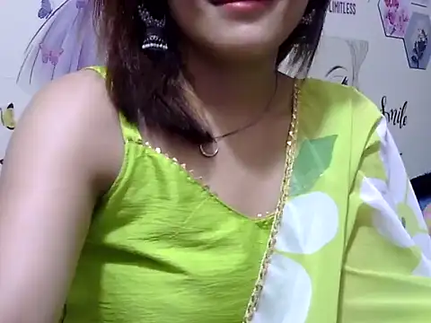 maira 33 online show from 04/26/26, 11:30