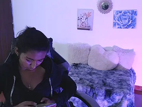 Snapshot of Samanta_777 chatting on 02/02/26, 07:45 Samanta 777 online show from 02/02/26, 07:45