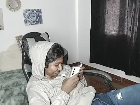 Snapshot of Samanta_777 chatting on 02/15/26, 06:59 Samanta 777 online show from 02/15/26, 06:59